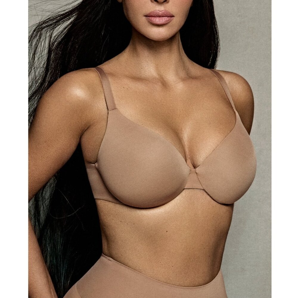 SKIMS SMOOTHING INTIMATES FULL COVERAGE BRA SIZE 40DDD IN SAND NWT $56